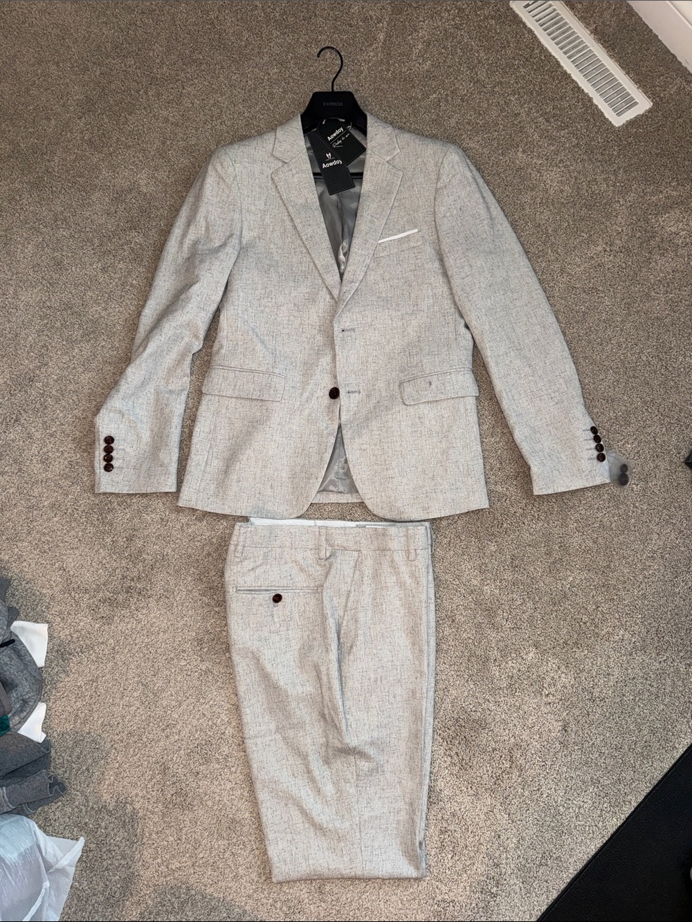Amazon Light Gray Men’s Two-Piece Suit Jacket & Pants